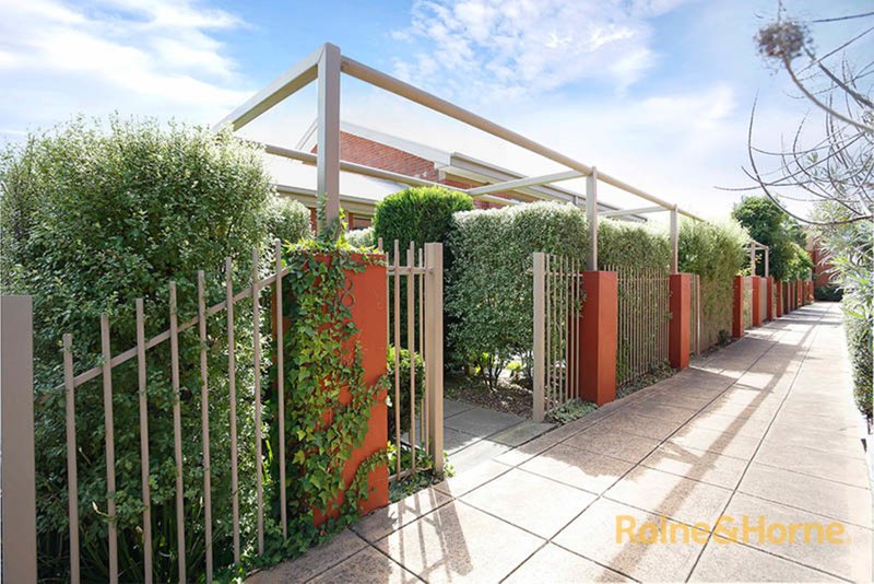 Photo - 8 Parade Square, Maribyrnong VIC 3032 - Image 8