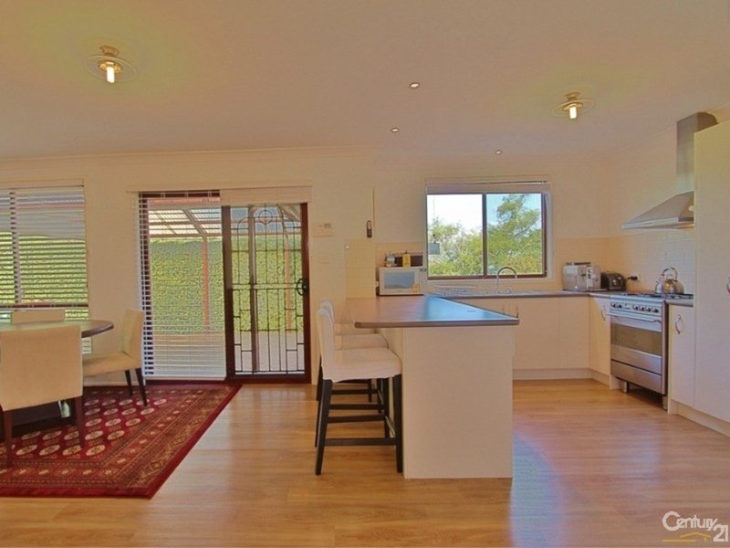 Photo - 8 Parker Street, Woodford NSW 2778 - Image 2