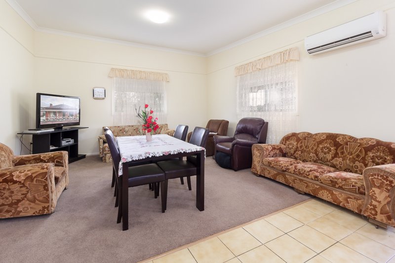 Photo - 8 Parkes Street, Manildra NSW 2865 - Image 4