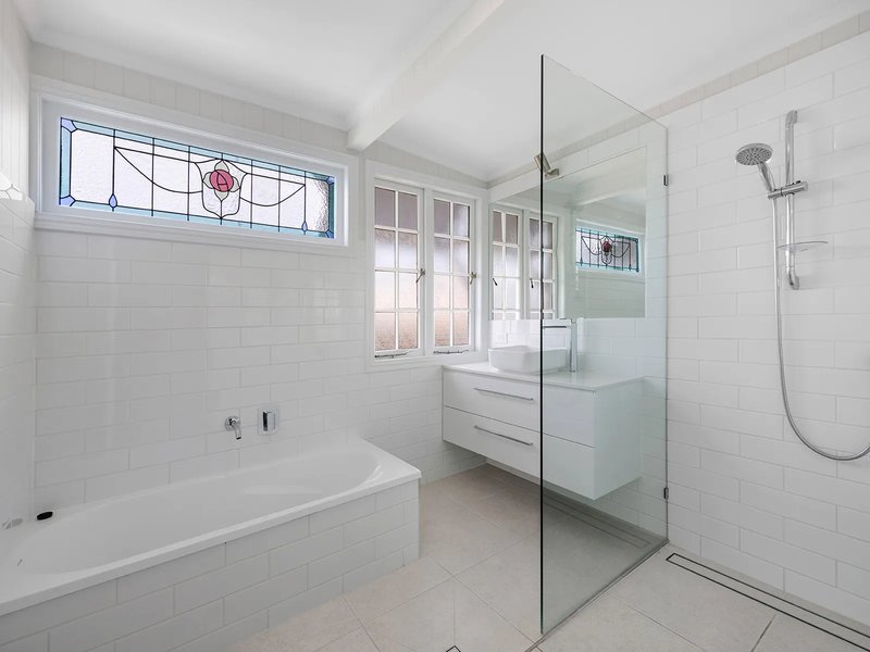 Photo - 8 Parkhurst Avenue, Herston QLD 4006 - Image 6