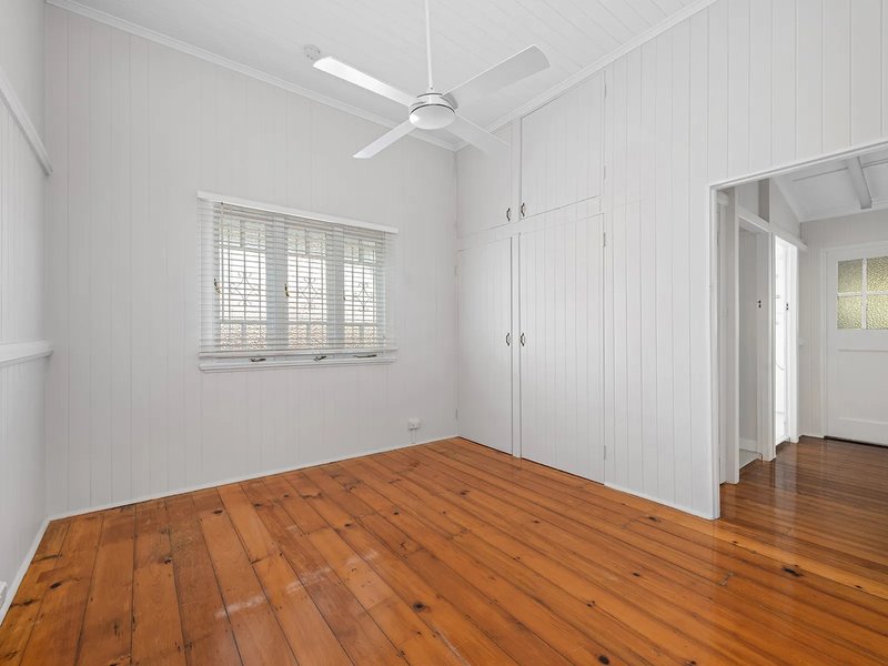 Photo - 8 Parkhurst Avenue, Herston QLD 4006 - Image 8