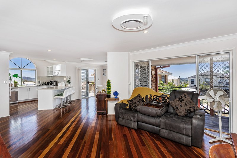 Photo - 8 Parklane Place, Highland Park QLD 4211 - Image 13