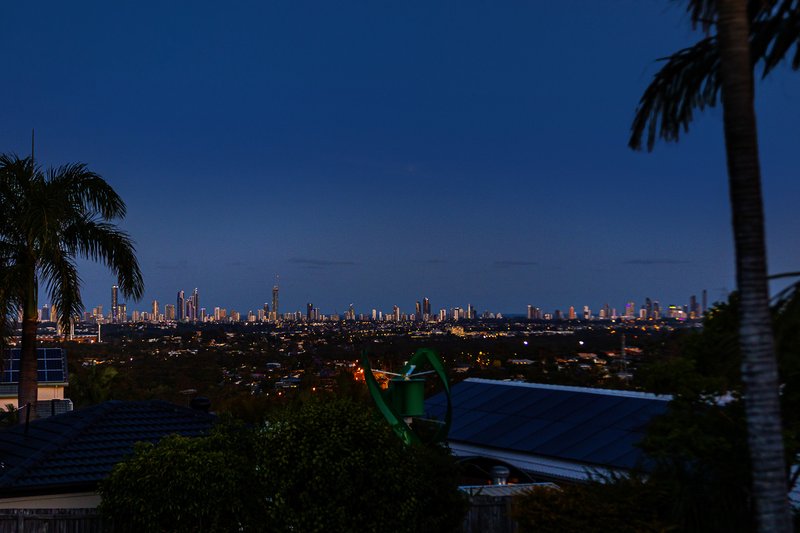 Photo - 8 Parklane Place, Highland Park QLD 4211 - Image 25