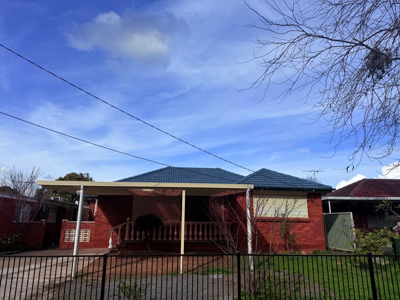 Photo - 8 Parklea Parade, Canley Heights NSW 2166 - Image 1
