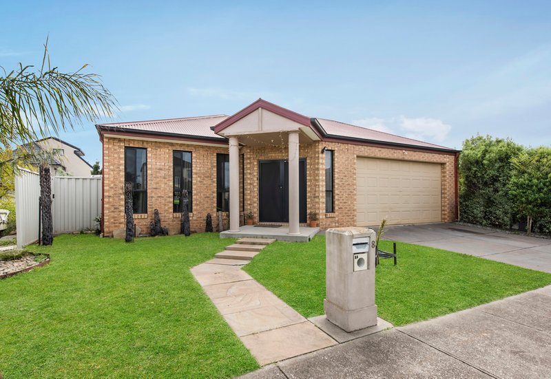 8 Parkside Close, Caroline Springs VIC 3023