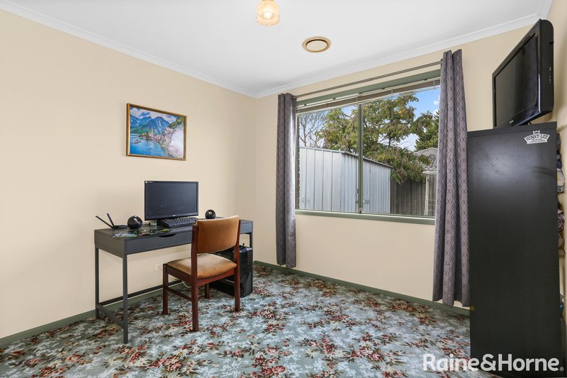 Photo - 8 Parnell Court, Roxburgh Park VIC 3064 - Image 9