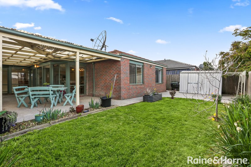 Photo - 8 Parnell Court, Roxburgh Park VIC 3064 - Image 15