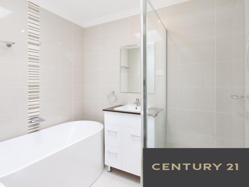 Photo - 8 Parry Street, Pendle Hill NSW 2145 - Image 3