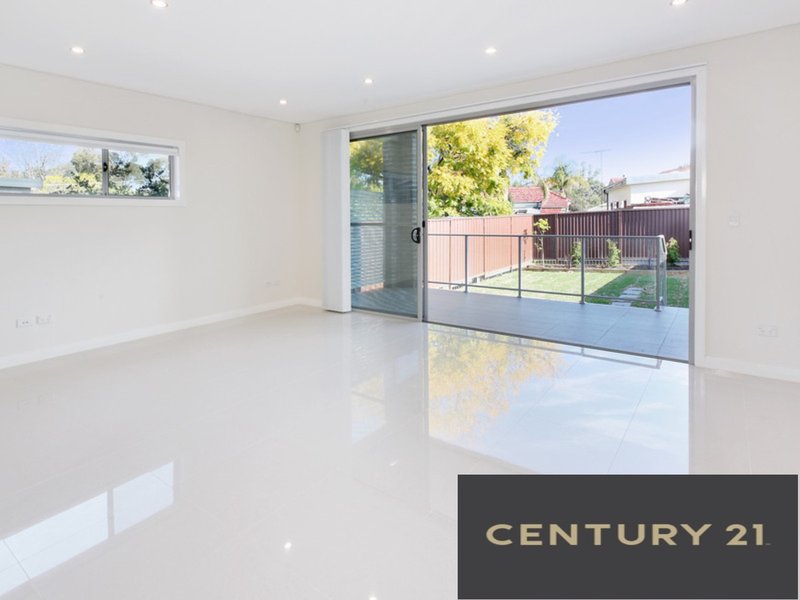Photo - 8 Parry Street, Pendle Hill NSW 2145 - Image 6