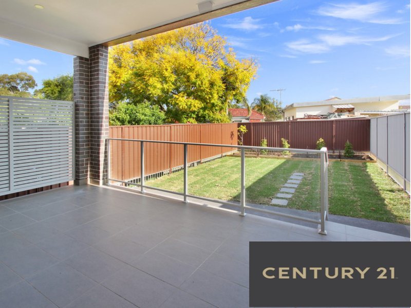 Photo - 8 Parry Street, Pendle Hill NSW 2145 - Image 8