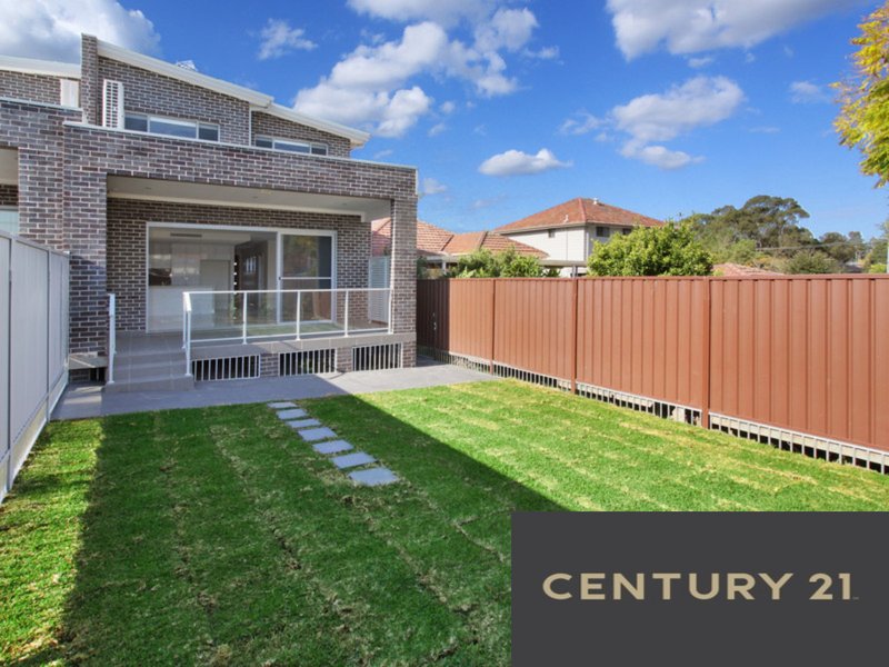 Photo - 8 Parry Street, Pendle Hill NSW 2145 - Image 9