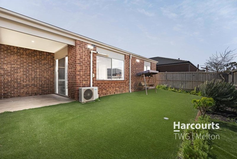 Photo - 8 Peat Avenue, Thornhill Park VIC 3335 - Image 14