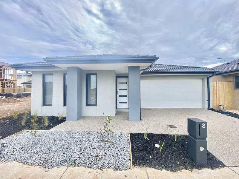 8 Peatland Road, Fraser Rise VIC 3336