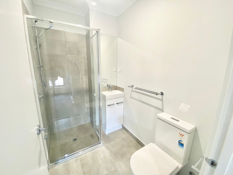 Photo - 8 Peatland Road, Fraser Rise VIC 3336 - Image 3