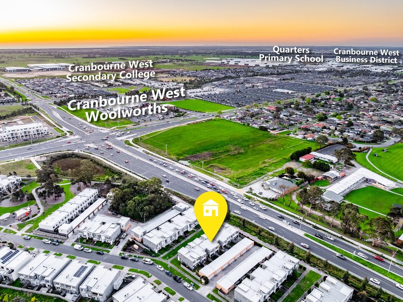 Photo - 8 Pebblebeach Path, Cranbourne VIC 3977 - Image 3