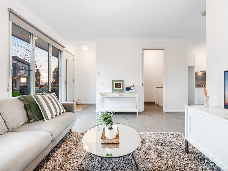 Photo - 8 Pebblebeach Path, Cranbourne VIC 3977 - Image 12