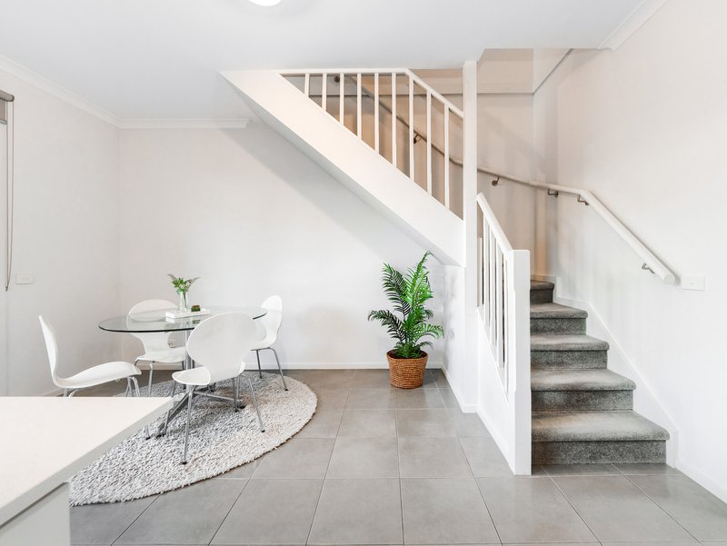 Photo - 8 Pebblebeach Path, Cranbourne VIC 3977 - Image 16