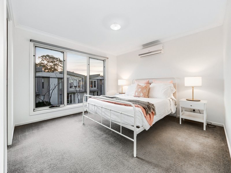 Photo - 8 Pebblebeach Path, Cranbourne VIC 3977 - Image 18