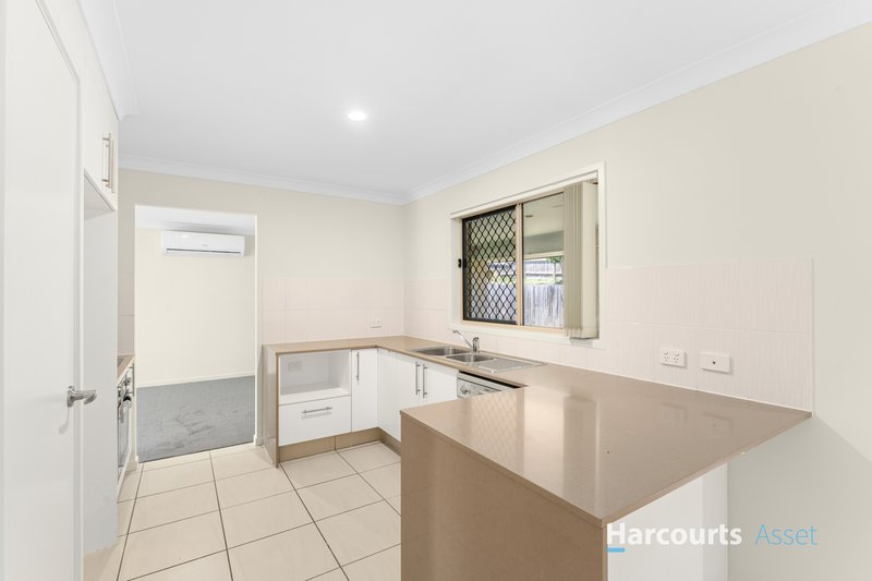 Photo - 8 Peggy Crescent, Redbank Plains QLD 4301 - Image 4