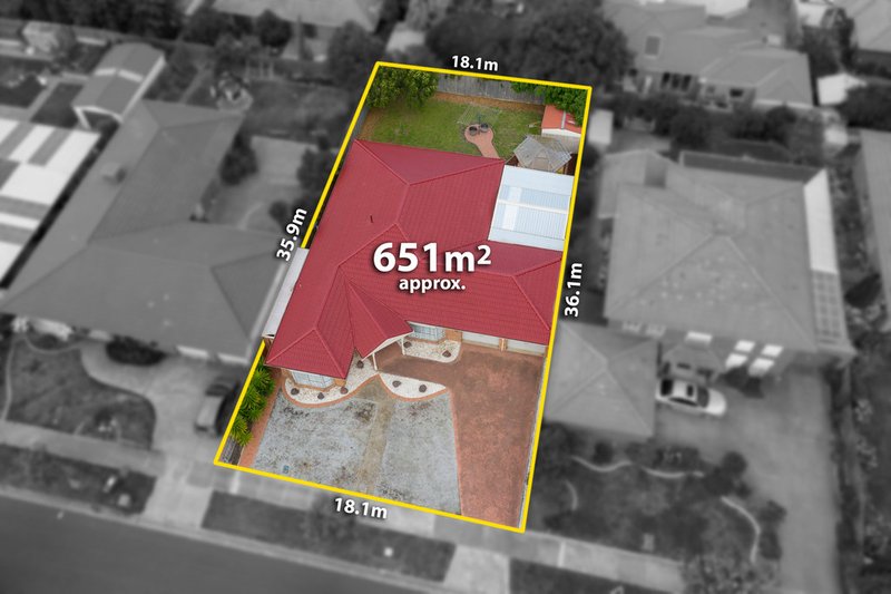 8 Pembroke Crescent, Craigieburn VIC 3064