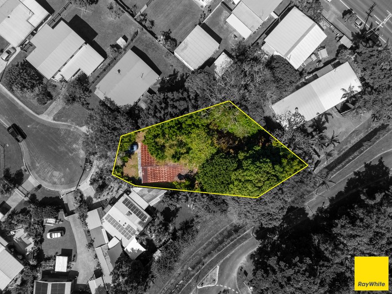 Photo - 8 Penda Close, Manoora QLD 4870 - Image 1