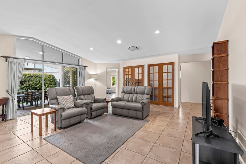 Photo - 8 Pepper Street, Bridgeman Downs QLD 4035 - Image 2