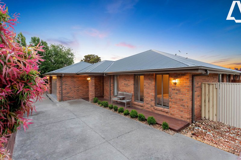 Photo - 8 Peter Chance Crescent, Langwarrin VIC 3910 - Image 3