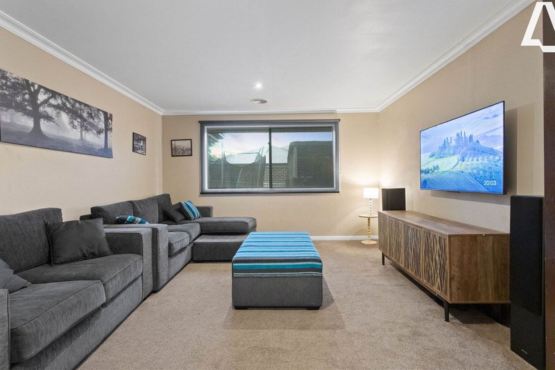 Photo - 8 Peter Chance Crescent, Langwarrin VIC 3910 - Image 11