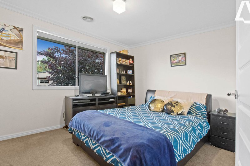 Photo - 8 Peter Chance Crescent, Langwarrin VIC 3910 - Image 16