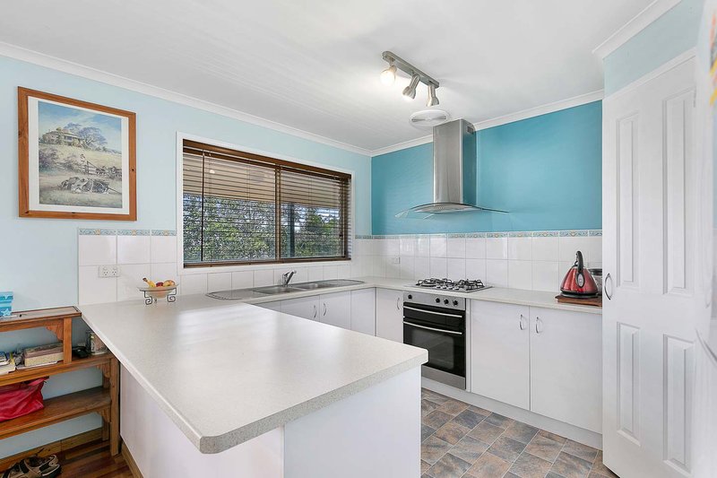 Photo - 8 Petrel Avenue, River Heads QLD 4655 - Image 3