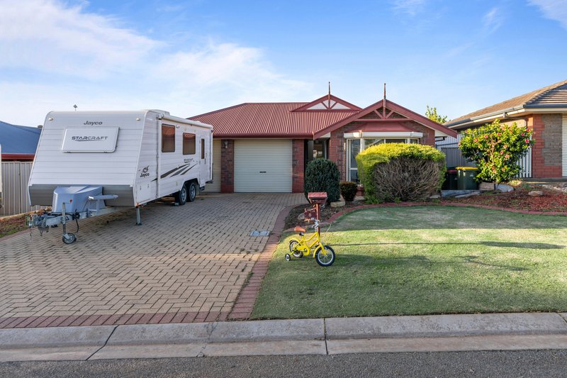 8 Phillip Avenue, Craigmore SA 5114