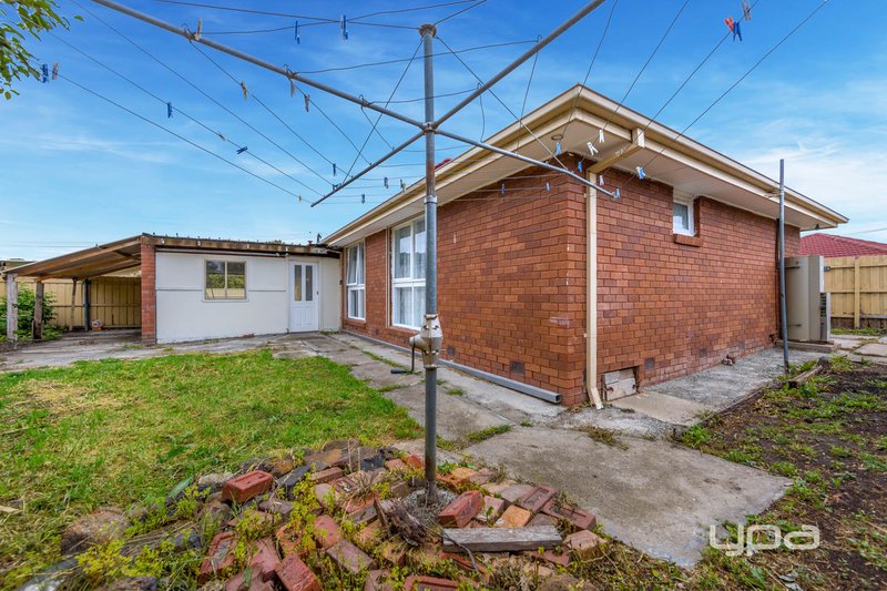 Photo - 8 Phyllis Parade, Deer Park VIC 3023 - Image 12