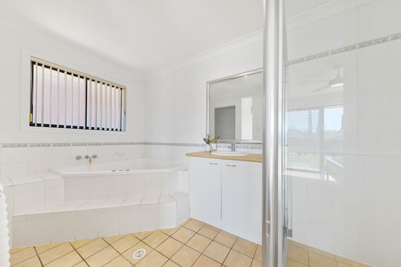 Photo - 8 Picardie Close, Mansfield QLD 4122 - Image 9