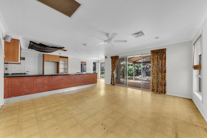 Photo - 8 Picasso Crescent, Carseldine QLD 4034 - Image 9