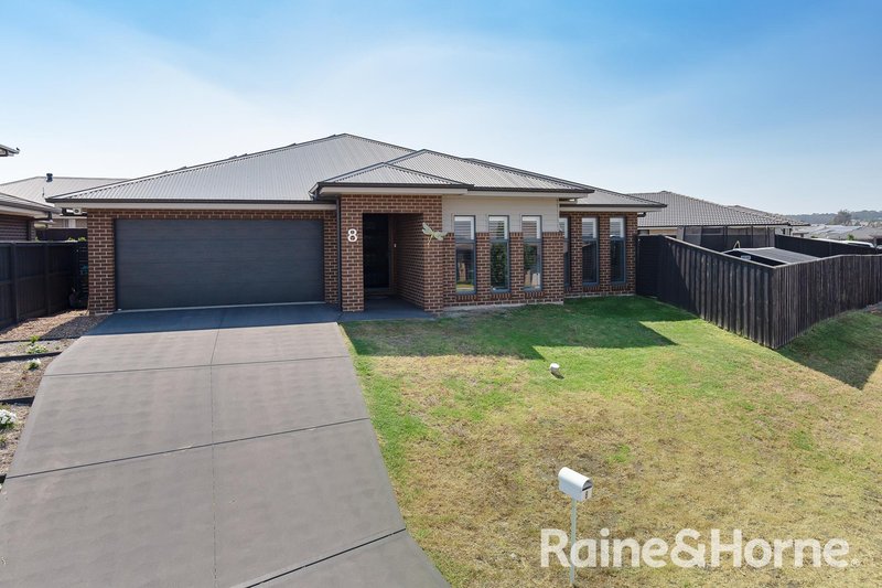 8 Pinchtail Street, Chisholm NSW 2322