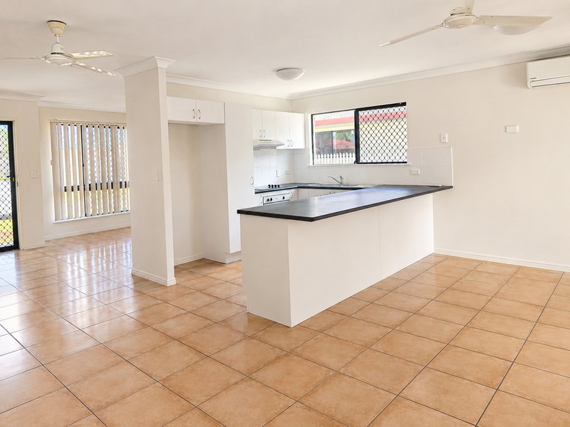 Photo - 8 Pinnata Place, Kirwan QLD 4817 - Image 3
