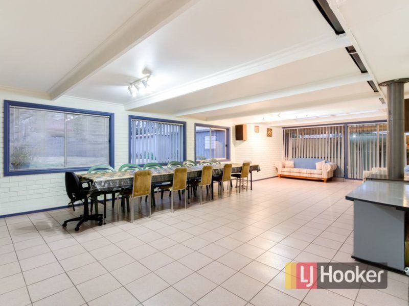 Photo - 8 Plateau Crescent, Hampton Park VIC 3976 - Image 6