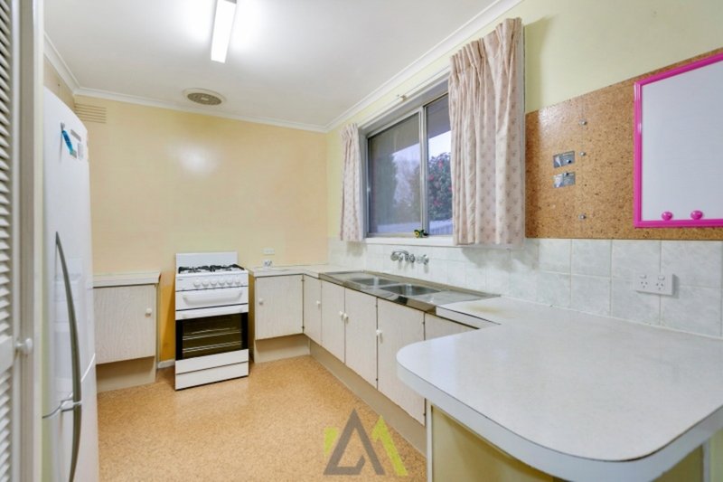 Photo - 8 Plover Close, Frankston VIC 3199 - Image 2