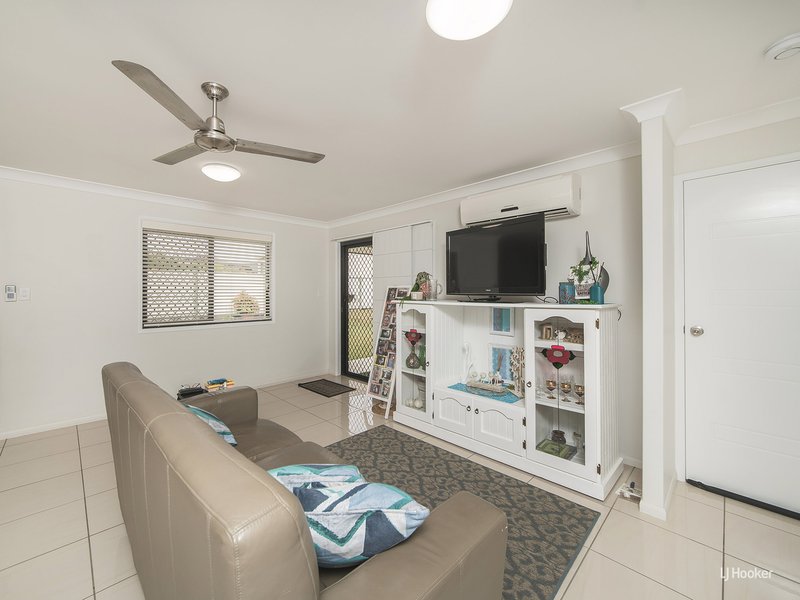 Photo - 8 Poinciana Place, Gracemere QLD 4702 - Image 3