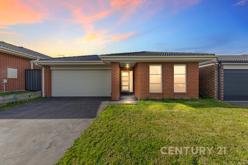 8 Pointer Drive, Pakenham VIC 3810