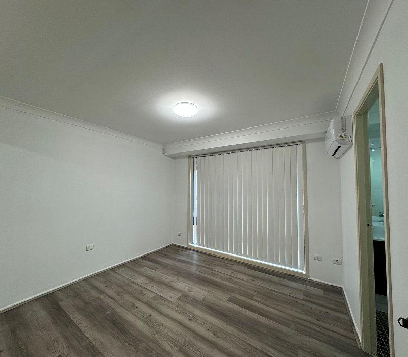 Photo - 8 Pokolbin Place, Edensor Park NSW 2176 - Image 6