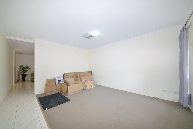 Photo - 8 Pomona Way, Clarkson WA 6030 - Image 5