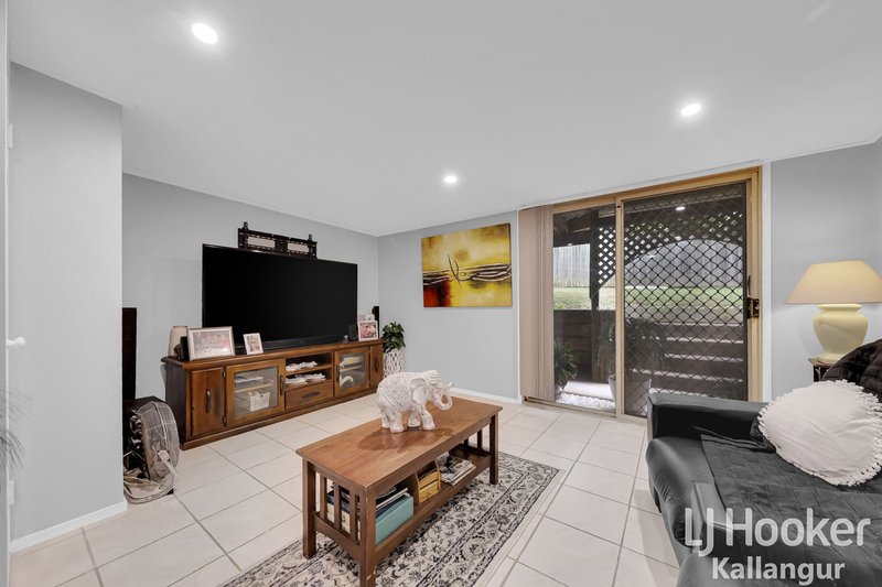 Photo - 8 Poplar Place, Kallangur QLD 4503 - Image 6