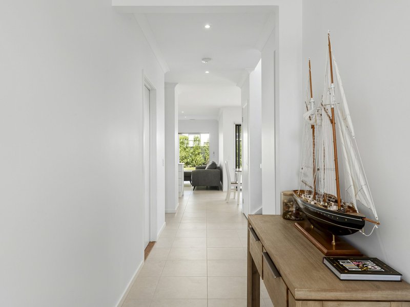 Photo - 8 Port Deakin Street, St Leonards VIC 3223 - Image 4