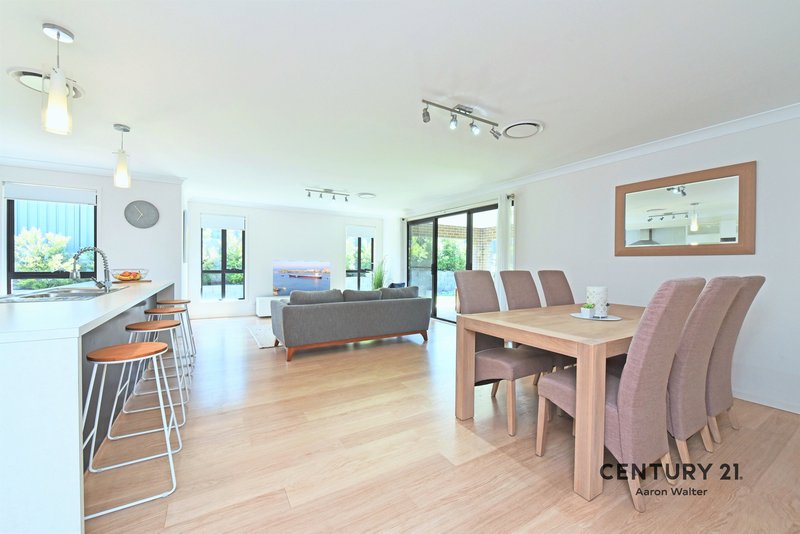 Photo - 8 Portsea Parade, Cameron Park NSW 2285 - Image 4