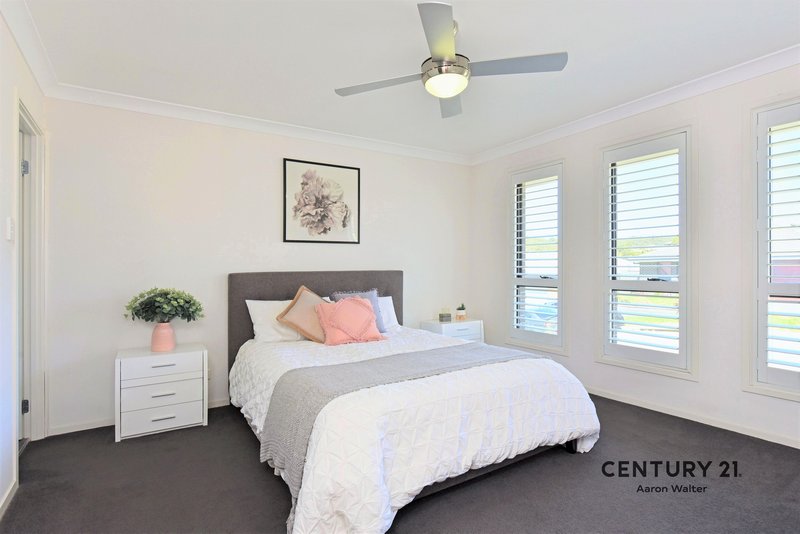 Photo - 8 Portsea Parade, Cameron Park NSW 2285 - Image 9