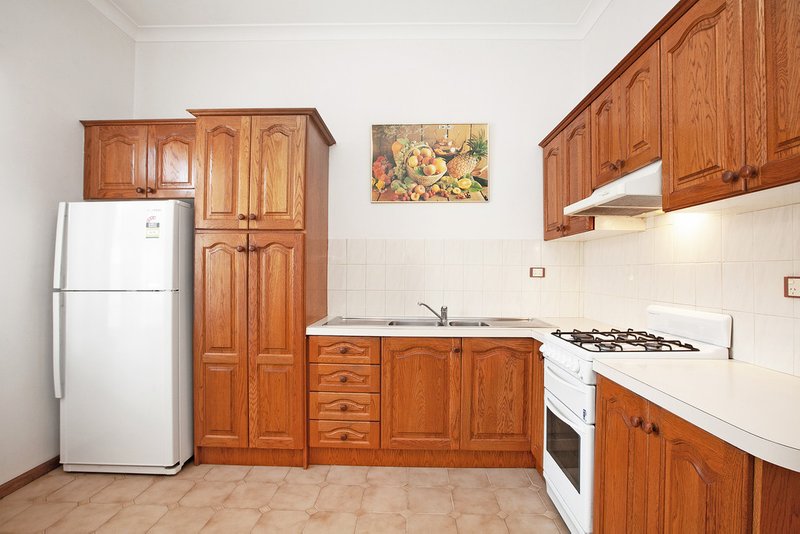 Photo - 8 Powell Street, Reservoir VIC 3073 - Image 4