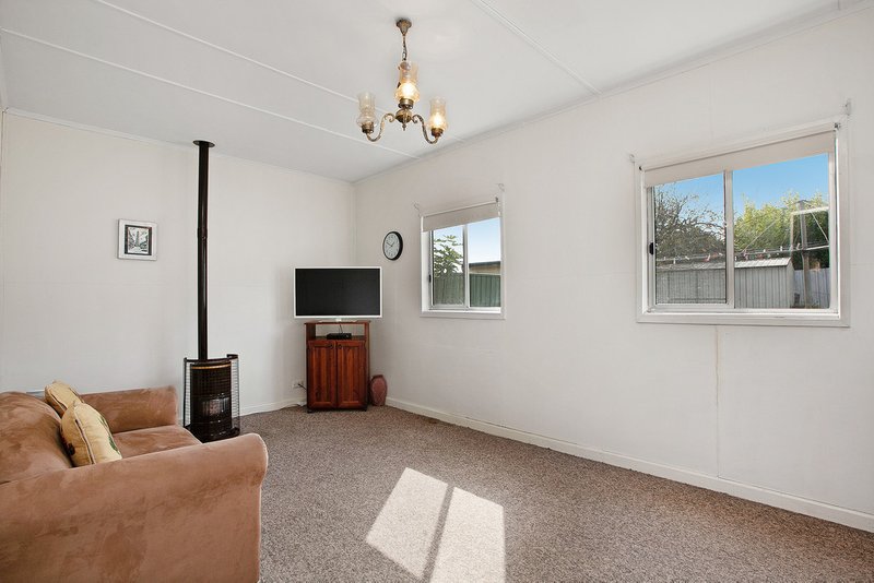 Photo - 8 Powell Street, Reservoir VIC 3073 - Image 8