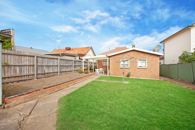 Photo - 8 Powell Street, Reservoir VIC 3073 - Image 10