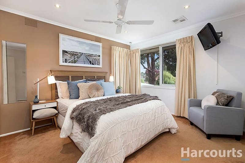 Photo - 8 Prenton Court, Wantirna VIC 3152 - Image 5